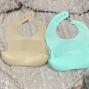 Silicone Baby Bib Set - Tan and Blue